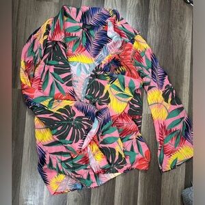 Vici palm print button up with bell sleeve size medium new without tags